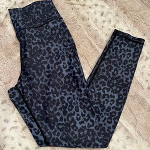 Zyia blue leopard leggings